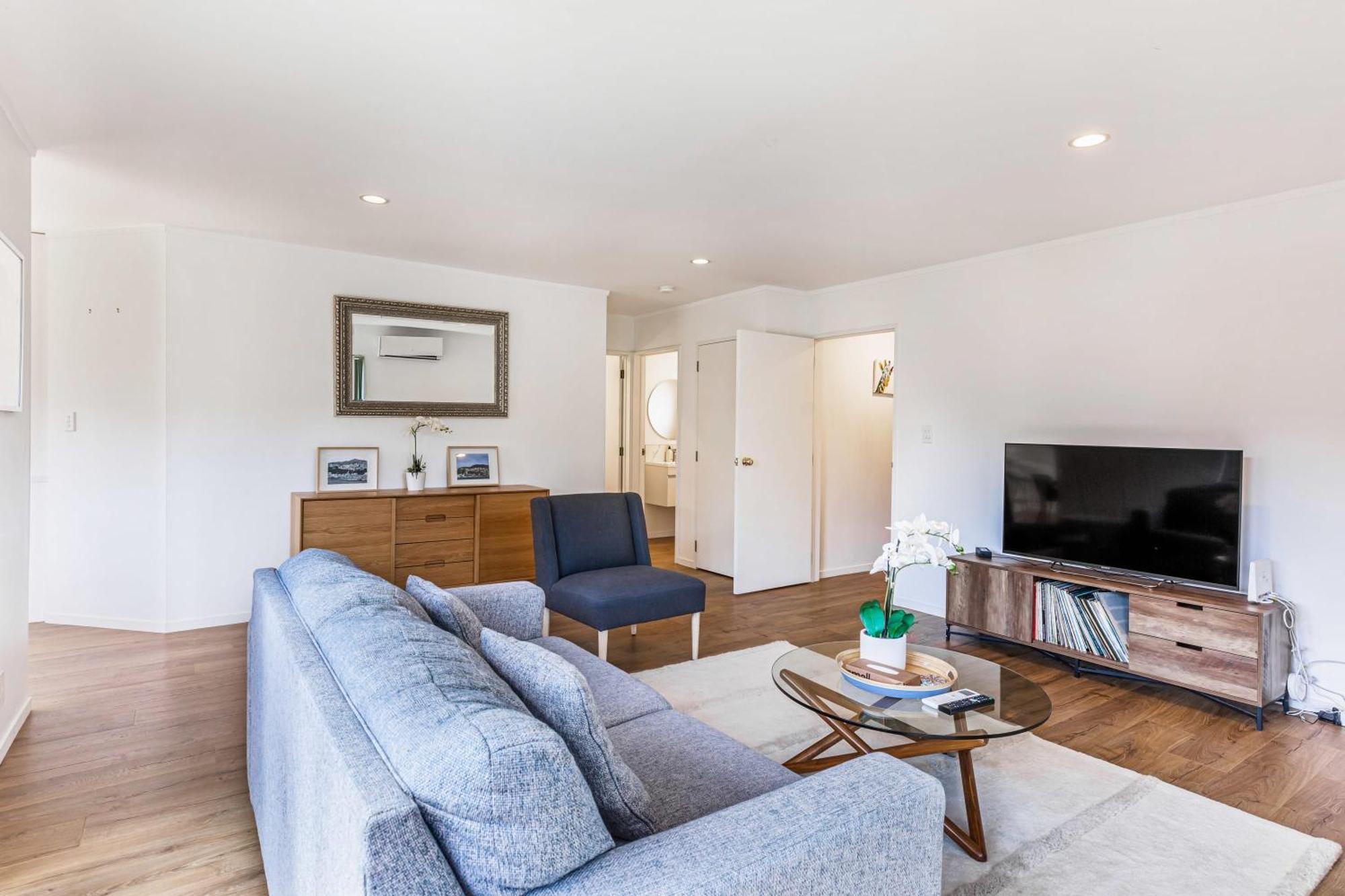 Private And Sunny 3-Bedroom Home With Parking Auckland Exterior photo