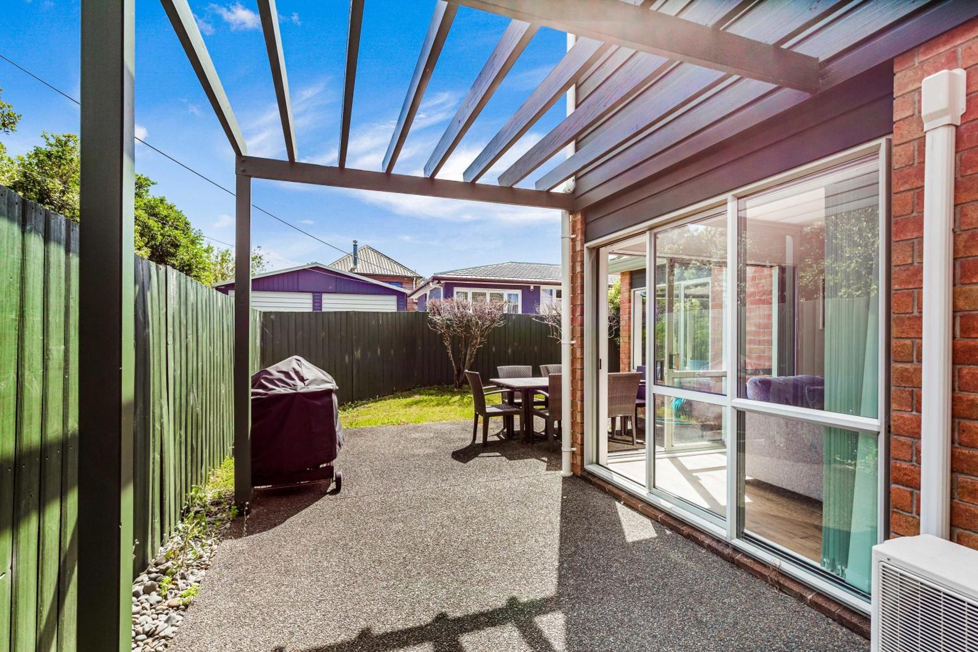 Private And Sunny 3-Bedroom Home With Parking Auckland Exterior photo